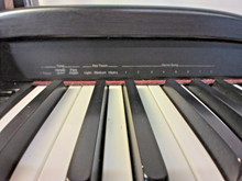 Load image into Gallery viewer, Roland HP-137R Digital Piano, Electronic Keyboard, Weighted 88 Keys (#7)