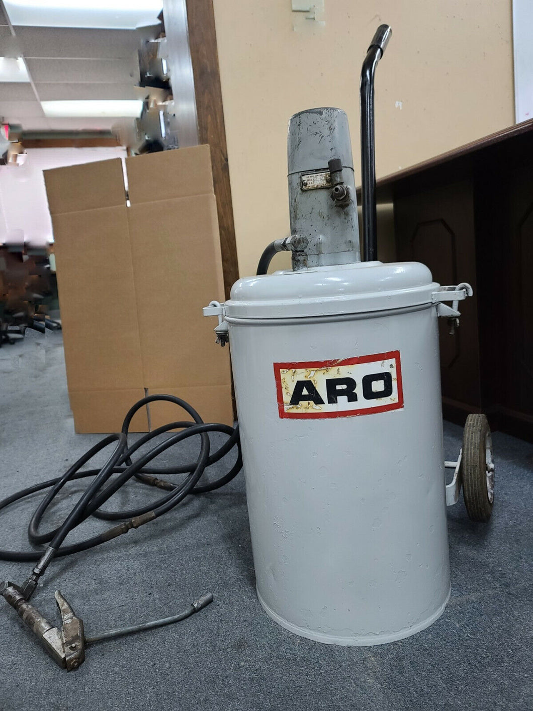 ARO Pneumatic Portable Grease Pump