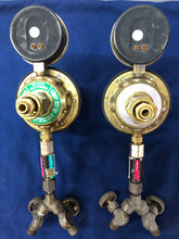 Load image into Gallery viewer, Used VICTOR Edge Series Regulators EST4-125-024R Oxygen &amp; EST4-15-025R Acetylene