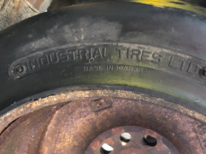 INDUSTRIAL TIRES LTD - Forklift Solid Tire w/ 9 Hole Rim - 18x18x12 1/8