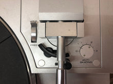 Load image into Gallery viewer, YAMAHA P-751 Quartz DD Full Automatic Turn Table - Used - NO NEEDLE