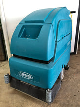 Load image into Gallery viewer, TENNANT 1520 Water Extractor - Nice Condition! - Powers On - Used